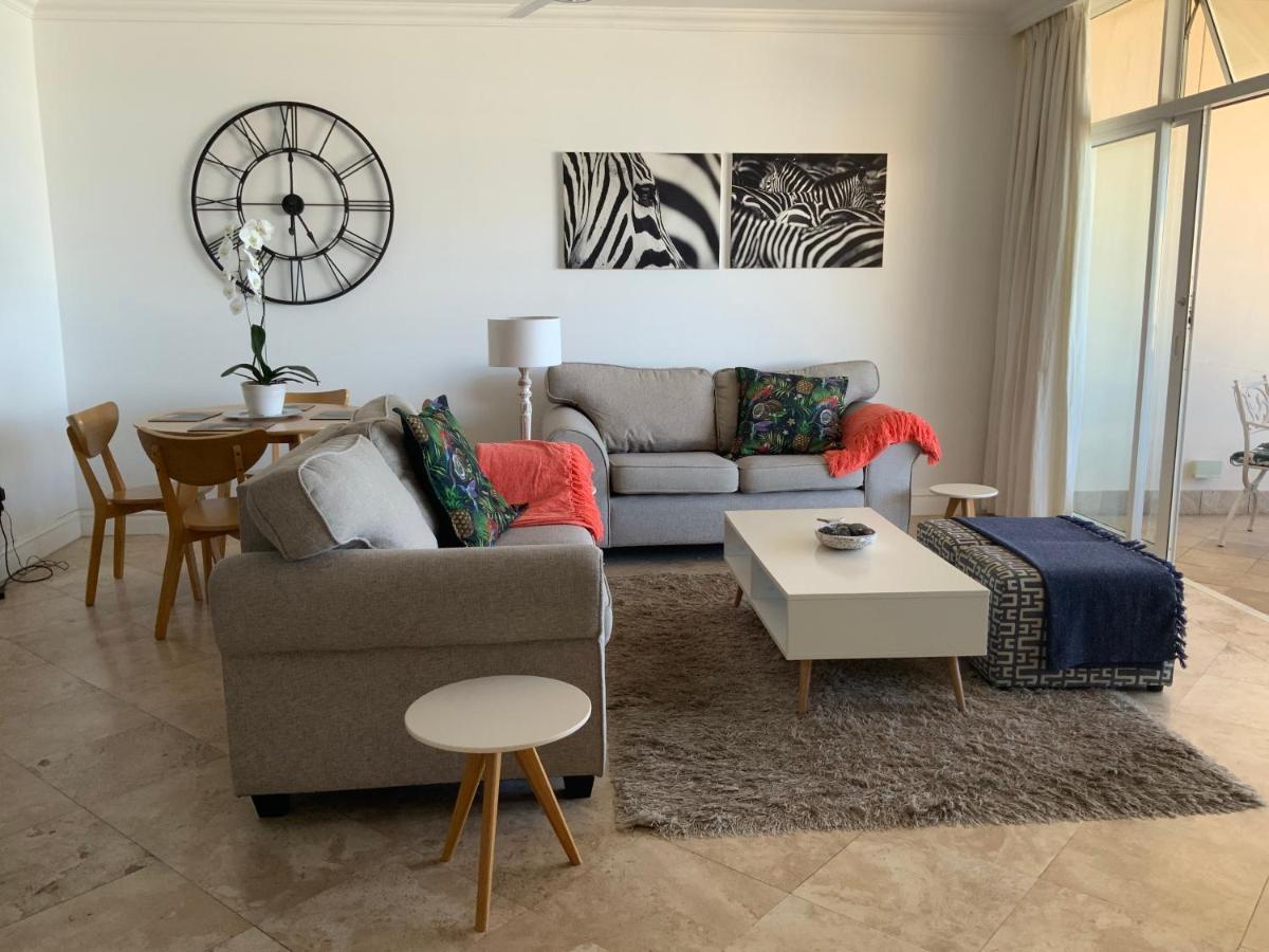 702 Oyster Schelles Apartment Durban Bagian luar foto